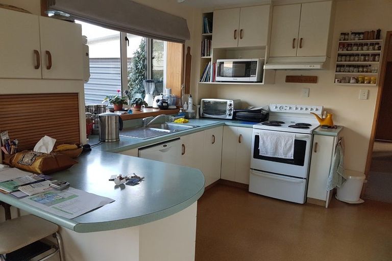 Photo of property in 3 Kingham Place, Avonhead, Christchurch, 8042