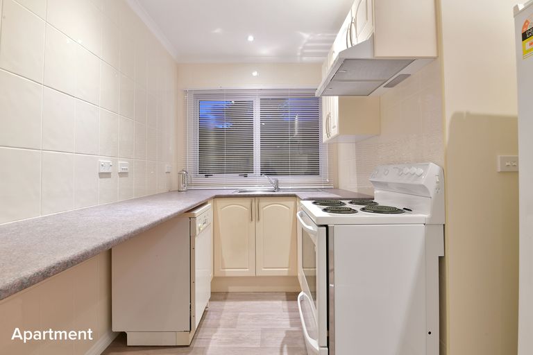 Photo of property in 13 Quo Vadis Place, Red Beach, 0932