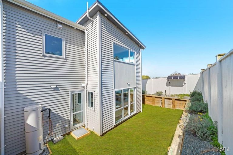 Photo of property in 40a Estuary Road, Weymouth, Auckland, 2103