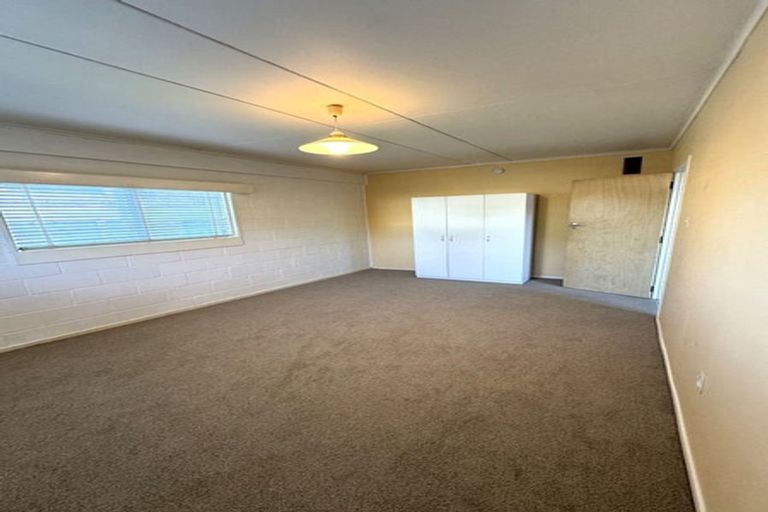Photo of property in 4176 Great North Road, Glendene, Auckland, 0602