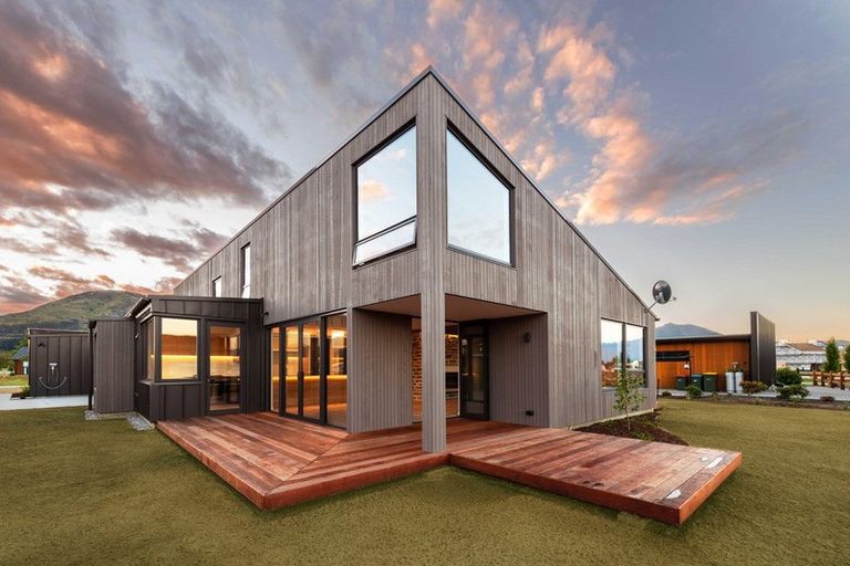 Photo of property in 3 Mcdonald Street, Wanaka, 9305