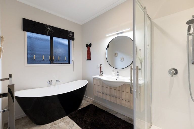 Photo of property in 208 Castlewold Drive, Bethlehem, Tauranga, 3110