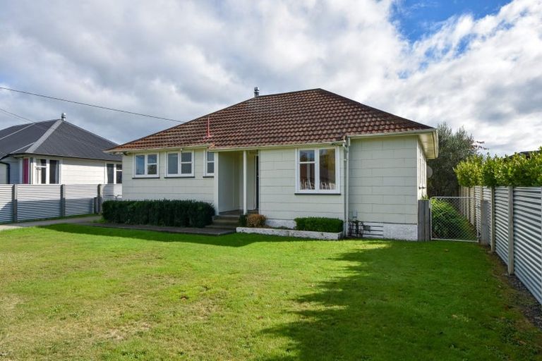 Photo of property in 162 Cole Street, Masterton, 5810