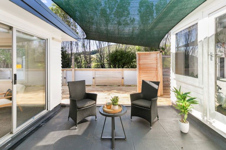 Photo of property in 9 Allen Terrace, Tawa, Wellington, 5028