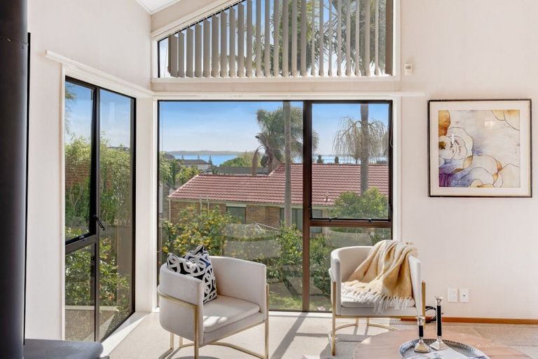 Photo of property in 6 Dorrington Place, Eastern Beach, Auckland, 2012