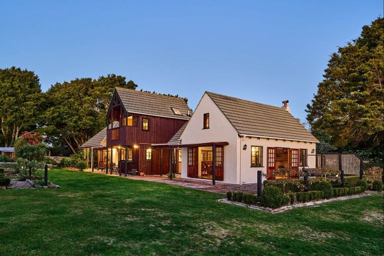 Photo of property in 117 Arcus Road, Te Horo, Otaki, 5582