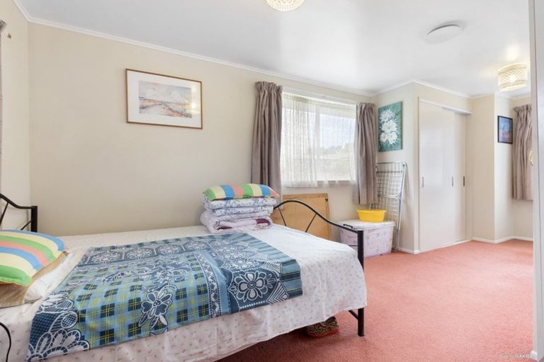 Photo of property in 4 Kaweka Street, New Lynn, Auckland, 0600