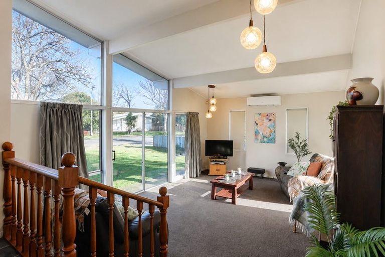 Photo of property in 76 Oakfield Crescent, Pukete, Hamilton, 3200
