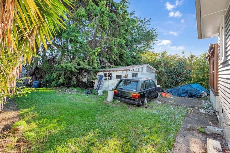 Photo of property in 14 Geordie Street, Henderson, Auckland, 0612