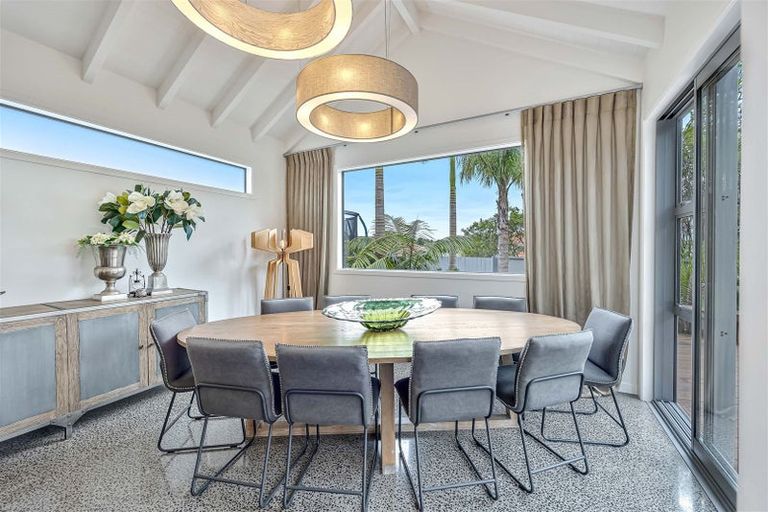 Photo of property in 8 Mansion Court, West Harbour, Auckland, 0618