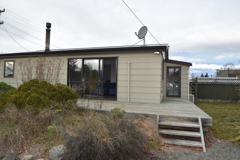 Photo of property in 18 Simons Street, Twizel, 7901