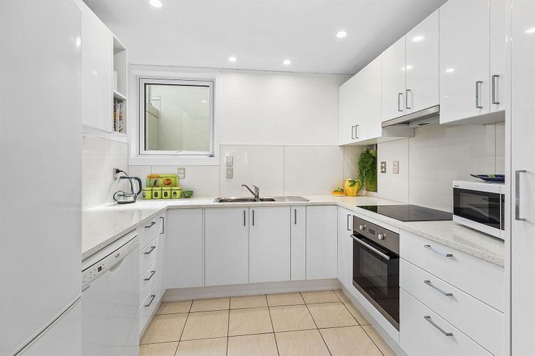 Photo of property in Highwic, 32u1 Hobson Street, Thorndon, Wellington, 6011
