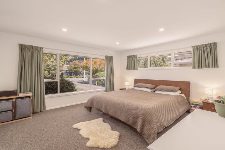 Photo of property in 6 Laing Crescent, Heathcote Valley, Christchurch, 8022