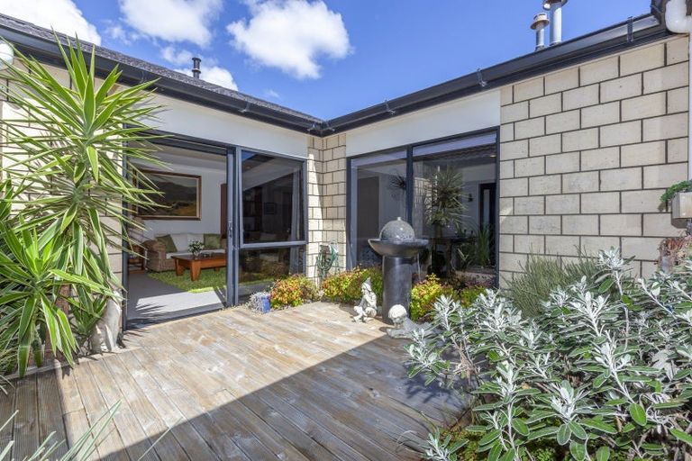 Photo of property in 4 Matuku Place, Paraparaumu Beach, Paraparaumu, 5032
