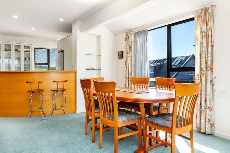 Photo of property in 6 Tamahine Street, Maupuia, Wellington, 6022