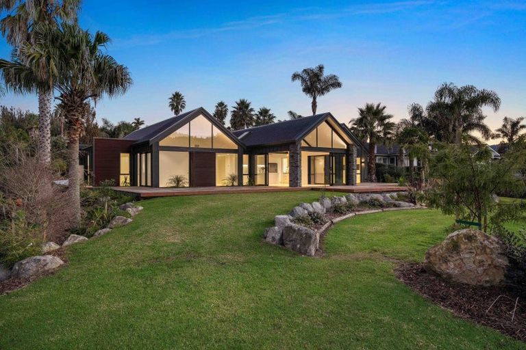 Photo of property in 20 Titoki Lane, Whangamata, 3691