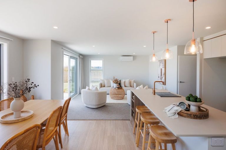 Photo of property in 68 Atlantic Drive, Fitzherbert, Palmerston North, 4410