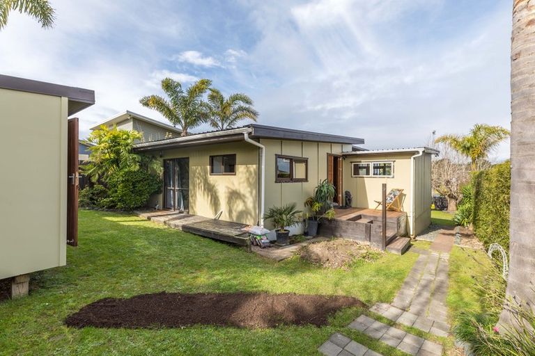 Photo of property in 35 Neptune Avenue, Beach Haven, Auckland, 0626