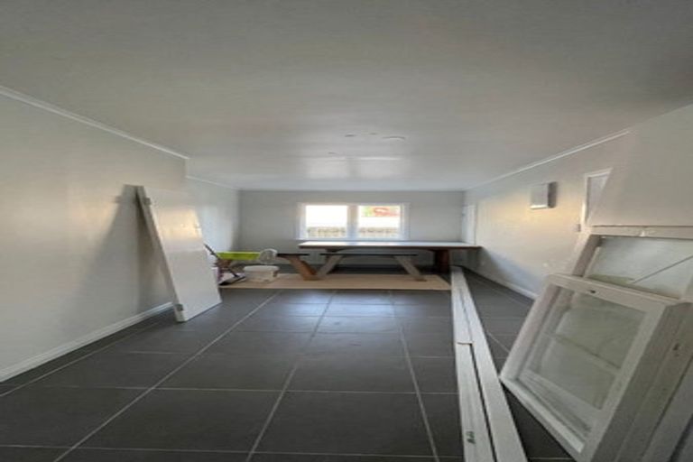 Photo of property in 51 Hallberry Road, Mangere East, Auckland, 2024