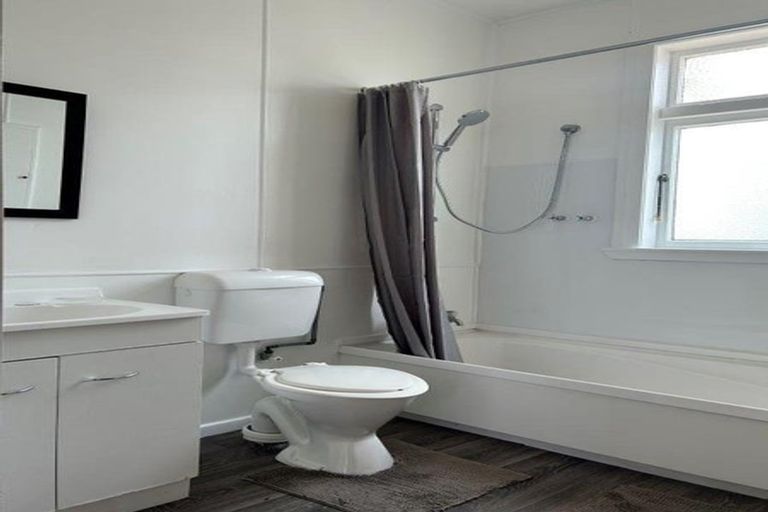 Photo of property in 12 Ellesmere Avenue, Miramar, Wellington, 6022