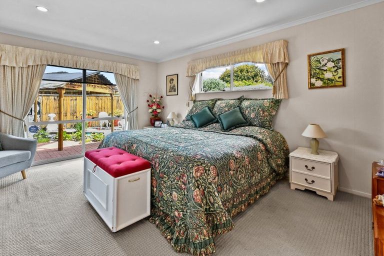 Photo of property in 15 Trossach Place, Wattle Downs, Auckland, 2103