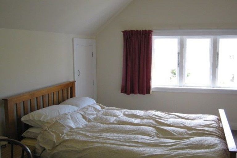 Photo of property in 24 Rolleston Street, Mount Cook, Wellington, 6021