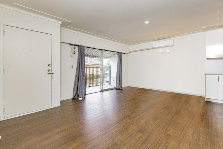 Photo of property in 2/27 Weymouth Road, Manurewa, Auckland, 2102