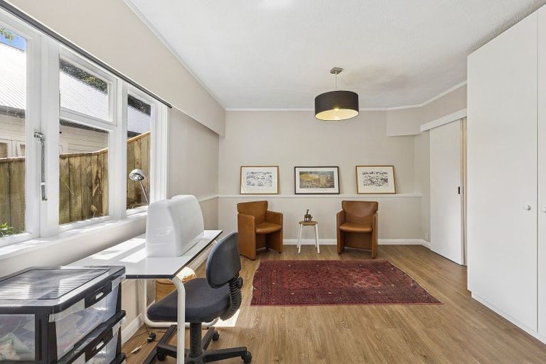 Photo of property in 9 Kellsmere Crescent, Island Bay, Wellington, 6023