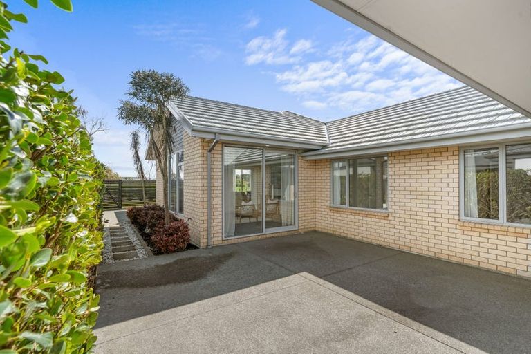 Photo of property in 32 The Runway, Wigram, Christchurch, 8042