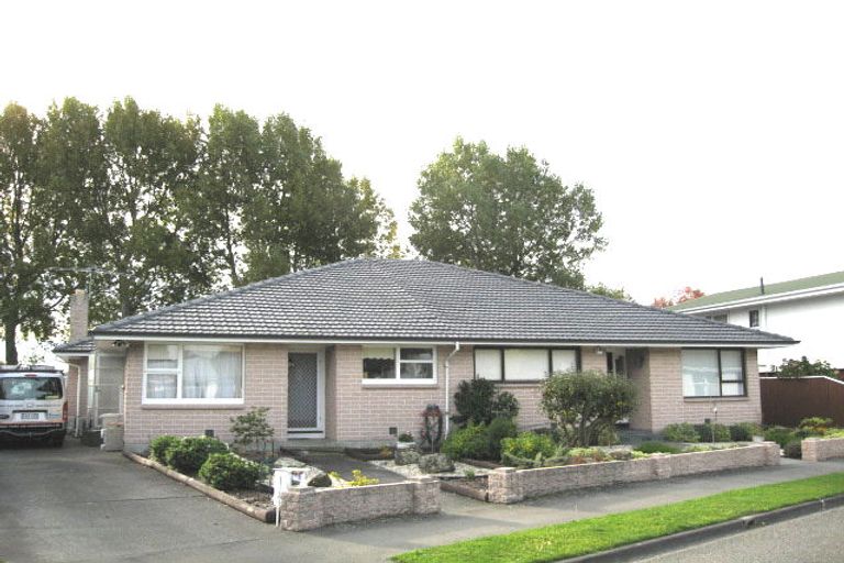 Photo of property in 3a Farnham Place, Ilam, Christchurch, 8041