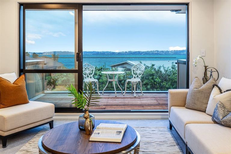 Photo of property in 16 Matau Rise, Te Atatu Peninsula, Auckland, 0610