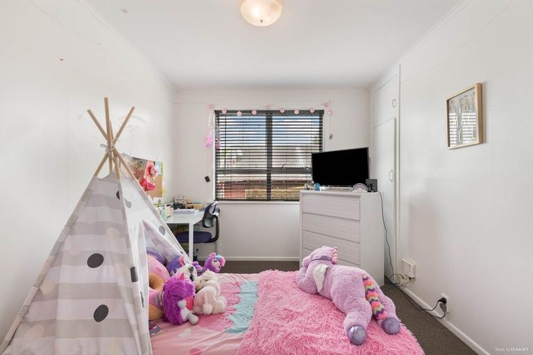 Photo of property in 7 Merville Avenue, Te Atatu South, Auckland, 0610