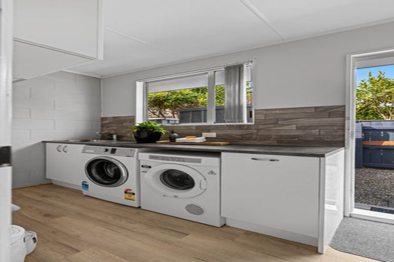 Photo of property in 2/59 Hatton Road, Orewa, 0931