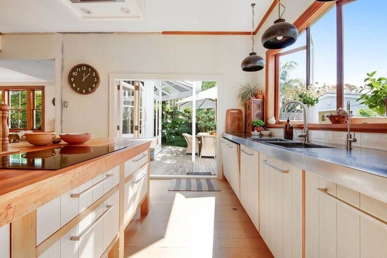 Photo of property in 4 Mays Street, Devonport, Auckland, 0624