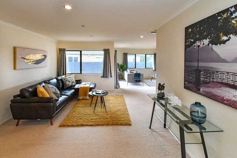 Photo of property in 24 Greig Place, Pukekohe, 2120