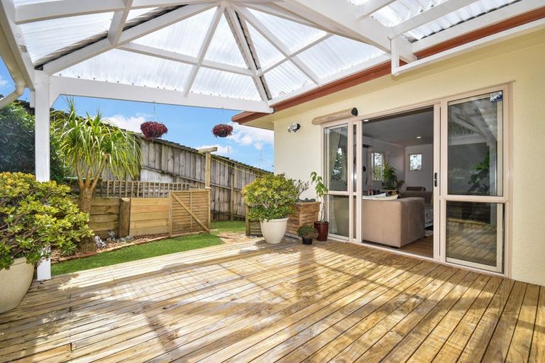 Photo of property in 20 Longview Rise, Massey, Auckland, 0614