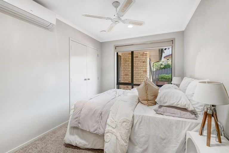 Photo of property in 35 Black Teal Close, Unsworth Heights, Auckland, 0632