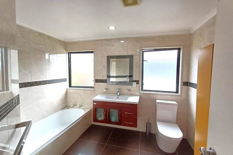 Photo of property in 13 Whitbourne Heights, Manurewa, Auckland, 2105