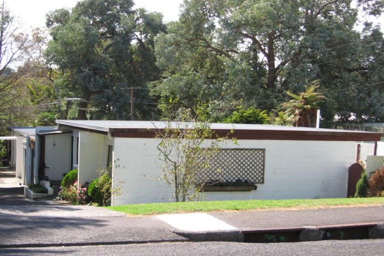 Photo of property in 39 Cliff View Drive, Green Bay, Auckland, 0604