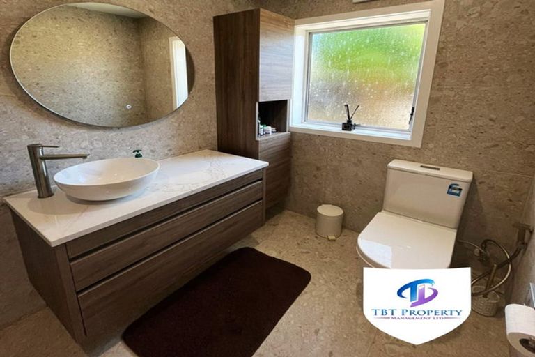 Photo of property in 9a Levaut Place, Half Moon Bay, Auckland, 2012