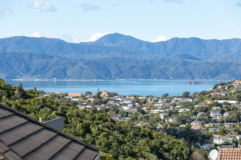 Photo of property in 11 Ramphal Terrace, Khandallah, Wellington, 6035