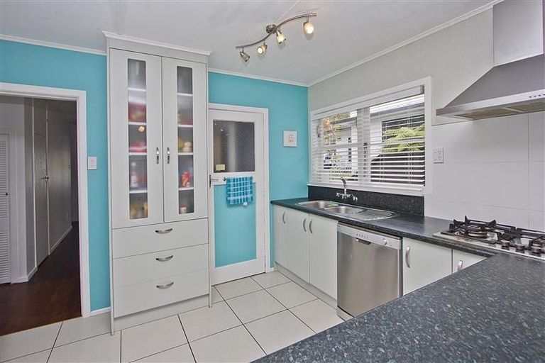 Photo of property in 10 Gardiner Grove, Wainuiomata, Lower Hutt, 5014