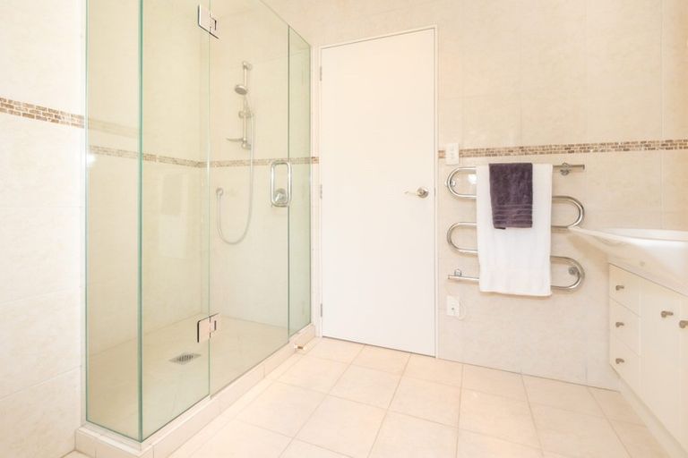 Photo of property in 40 Monte Cassino Place, Birkdale, Auckland, 0626