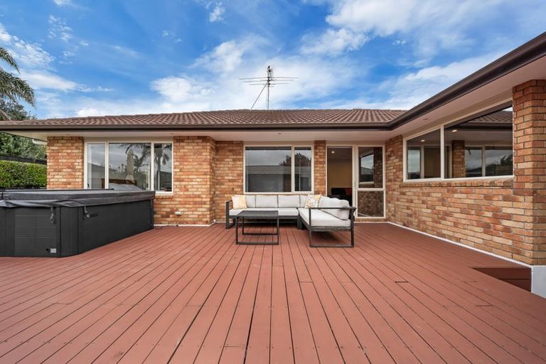 Photo of property in 10 Sapperton Drive, Henderson, Auckland, 0612