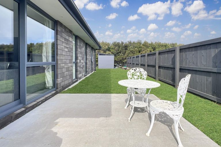 Photo of property in 3 Omahuru Road, Glenbrook, 2681