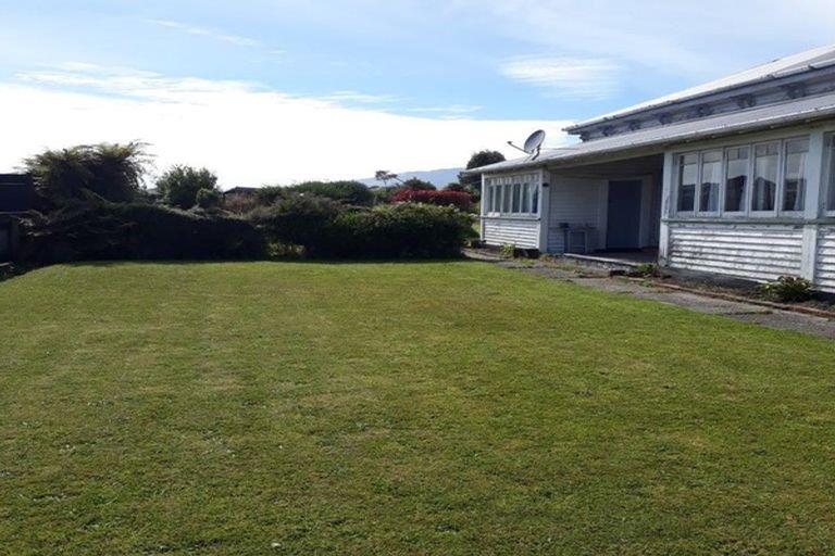 Photo of property in 107 Domett Street, Westport, 7825