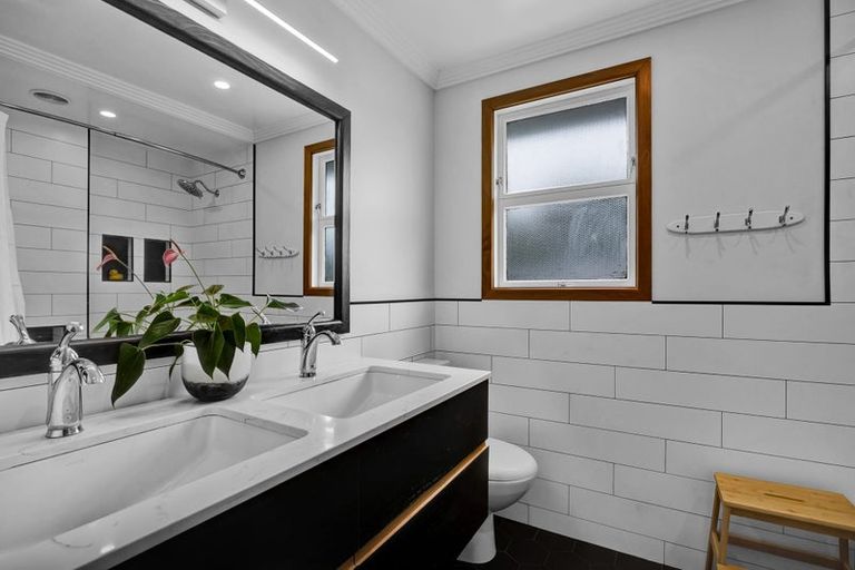 Photo of property in 7c Tasman Street, Vogeltown, New Plymouth, 4310