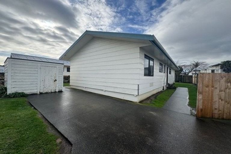 Photo of property in 30 Ngata Street, Palmerston North, 4410