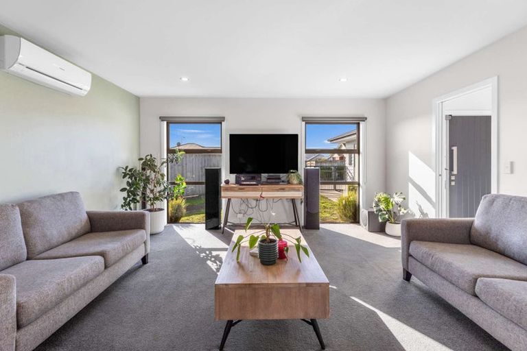 Photo of property in 17 Story Street, Foxton Beach, Foxton, 4815