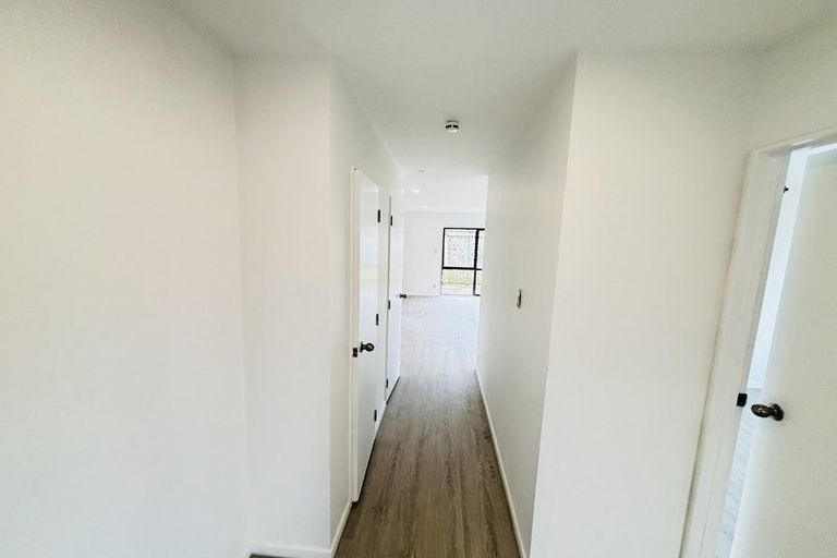 Photo of property in 21 Robertson Road, Favona, Auckland, 2024